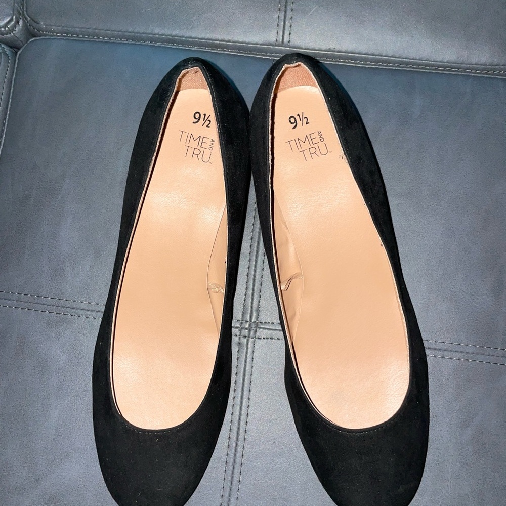 Neve worn block heel, size 9 1/2